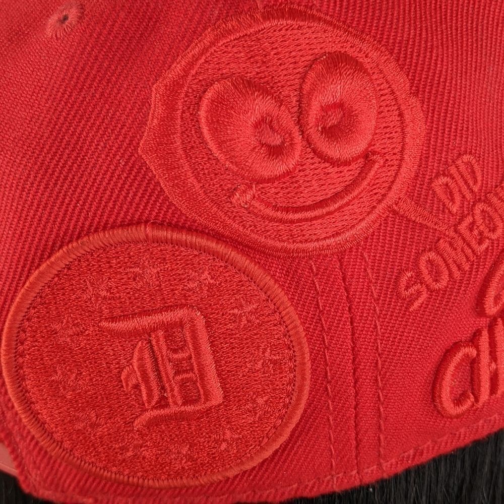 Marvel Deadpool Red Embroidered Icons Snapback Hat - Picture 6 of 14
